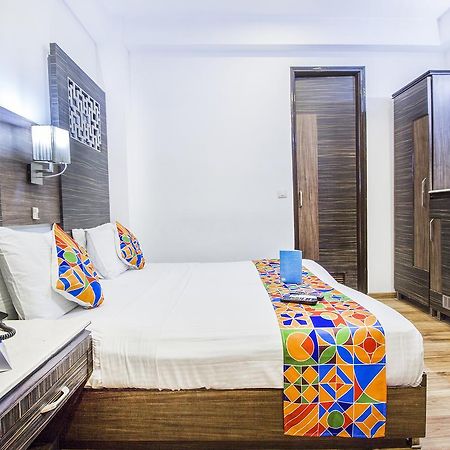 Hotel Sunstar Heights Delhi  Exterior photo