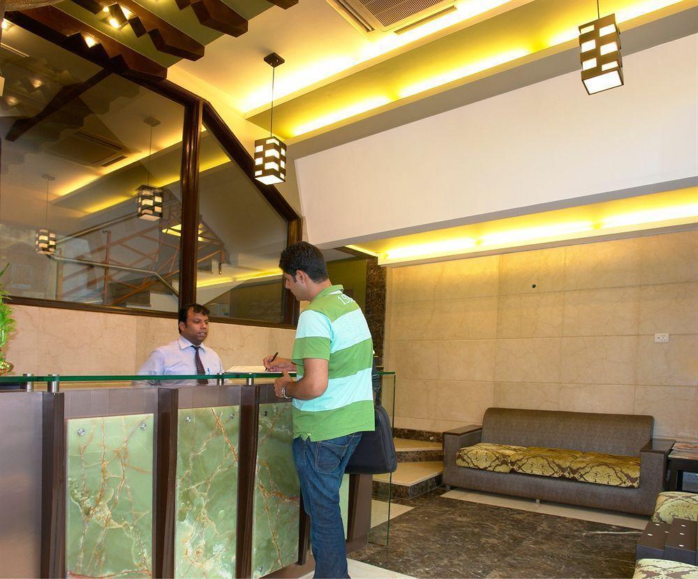Hotel Sunstar Heights Delhi  Exterior photo
