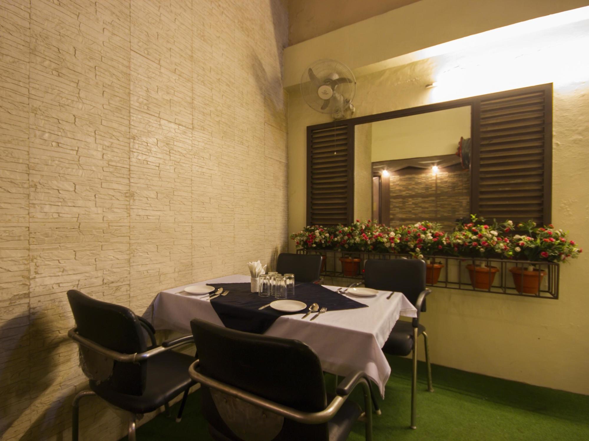 Hotel Sunstar Heights Delhi  Exterior photo