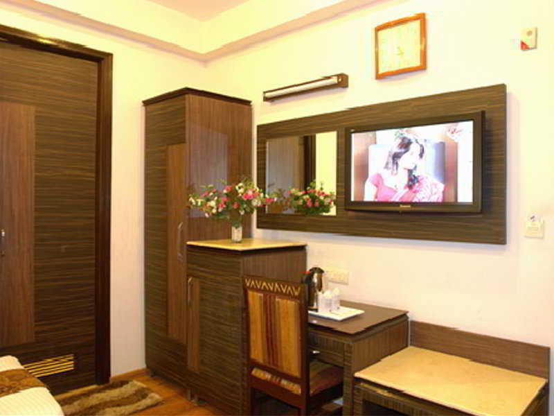 Hotel Sunstar Heights Delhi  Exterior photo