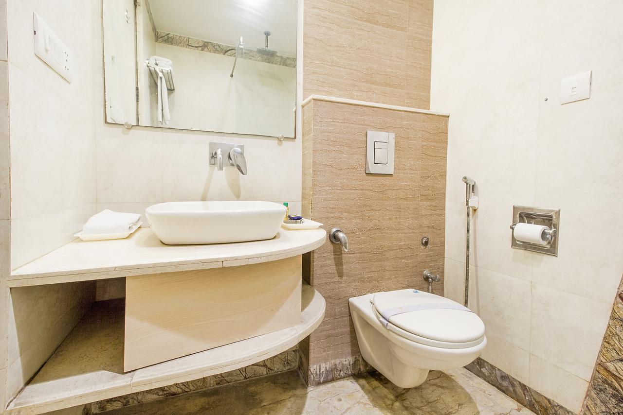 Hotel Sunstar Heights Delhi  Exterior photo