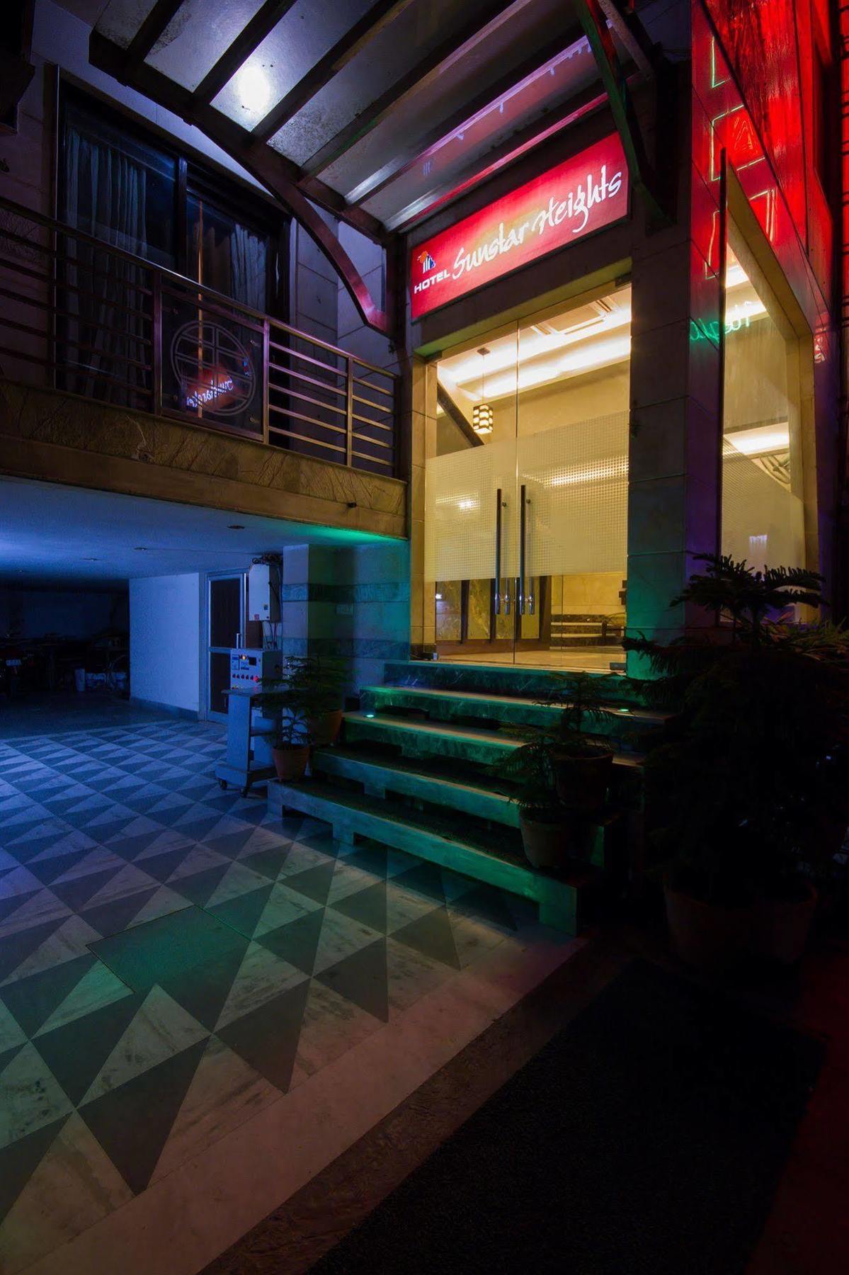 Hotel Sunstar Heights Delhi  Exterior photo