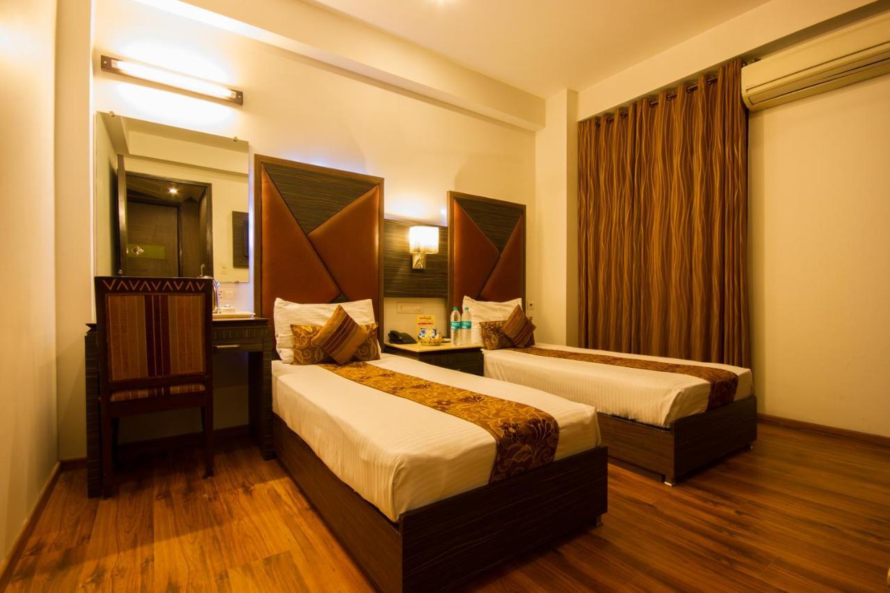Hotel Sunstar Heights Delhi  Exterior photo
